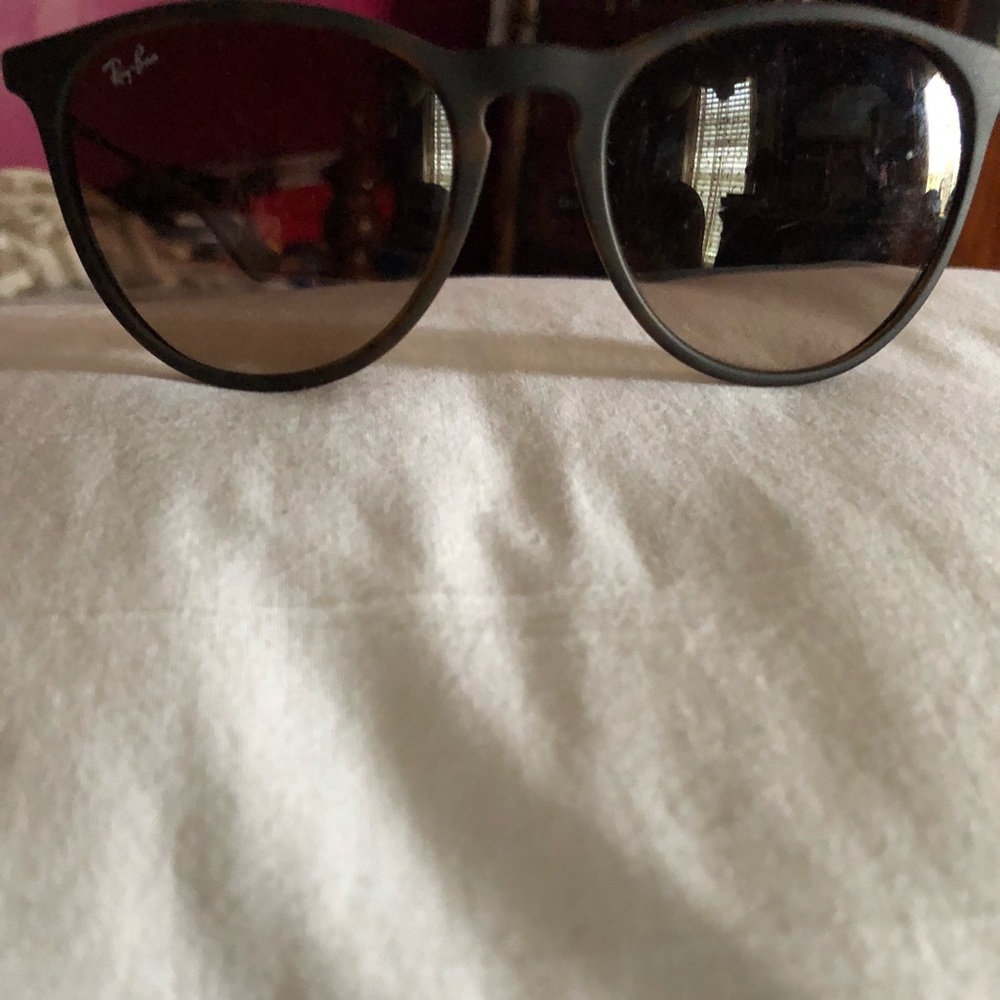 Ray-Ban ladies Erika  sunglasses - Picture 2 of 3
